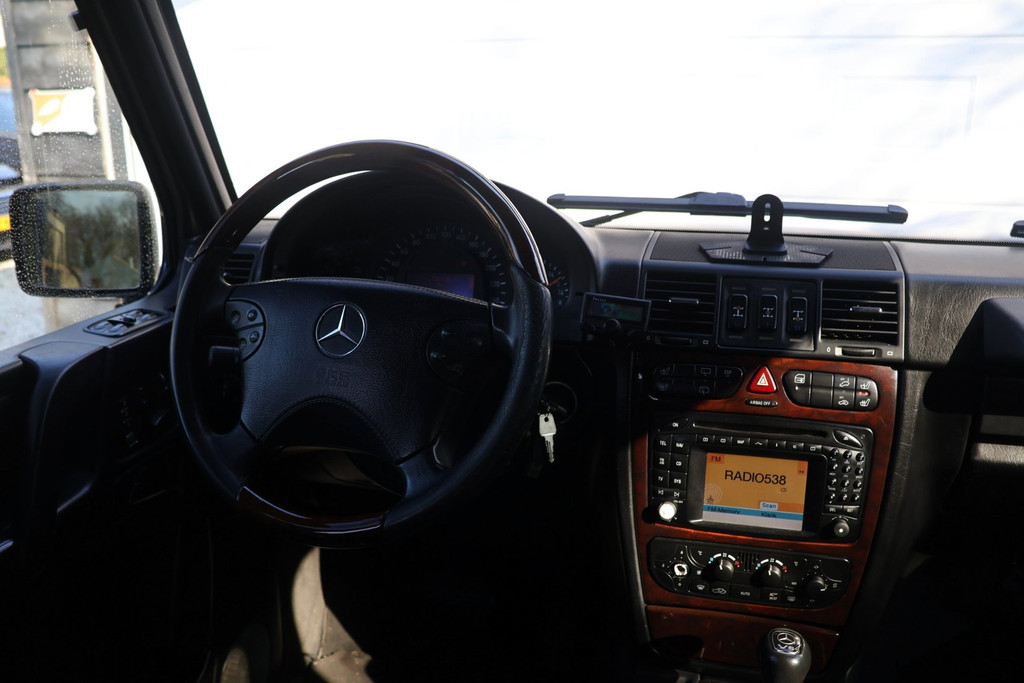 51237812-23.jpg