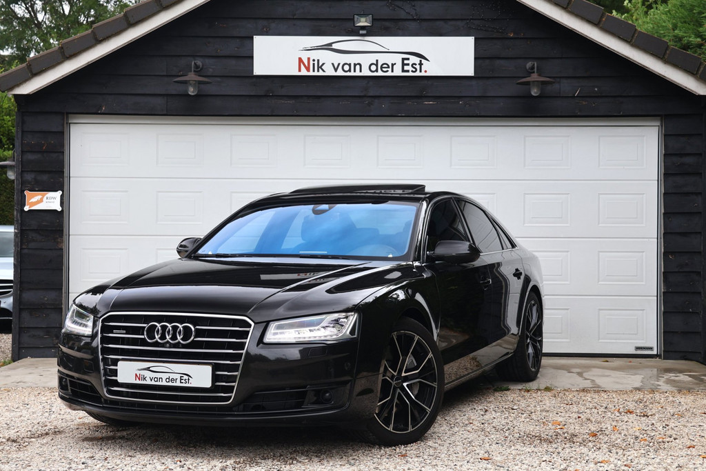 56005719